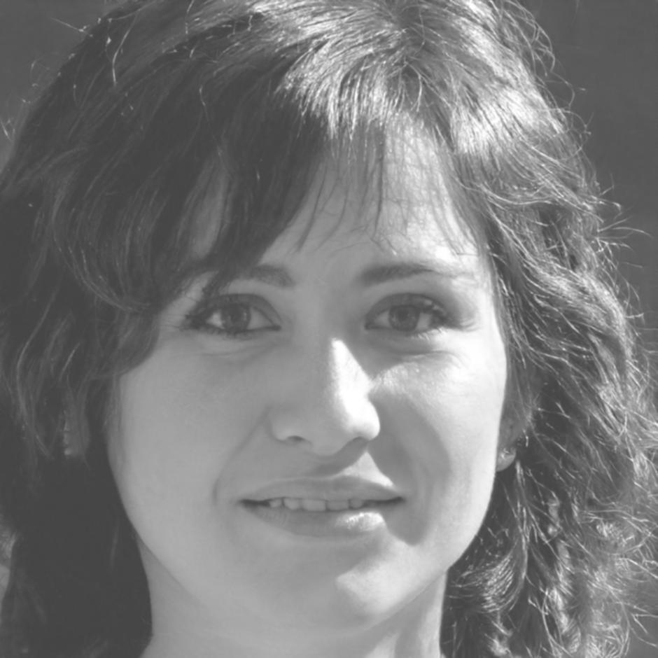 Dr. Sarah Müller, Leitende Finanzanalystin